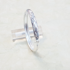 2-0722-h2 Sterling Silver Diamond Cut Open/Close Bangle.