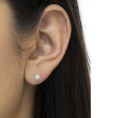 10K White Gold 1/6ct. TDW Diamond Bezel Stud Earrings (H-I,SI2-I1)